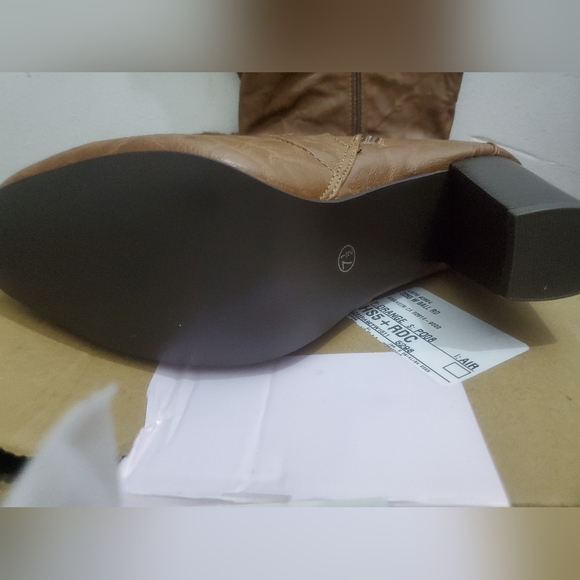 Journee Collection Womens Brown Buckle Accent Padded Carver Round Toe Block Heel - Picture 7 of 7